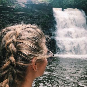 Meet your Posher, Caroline